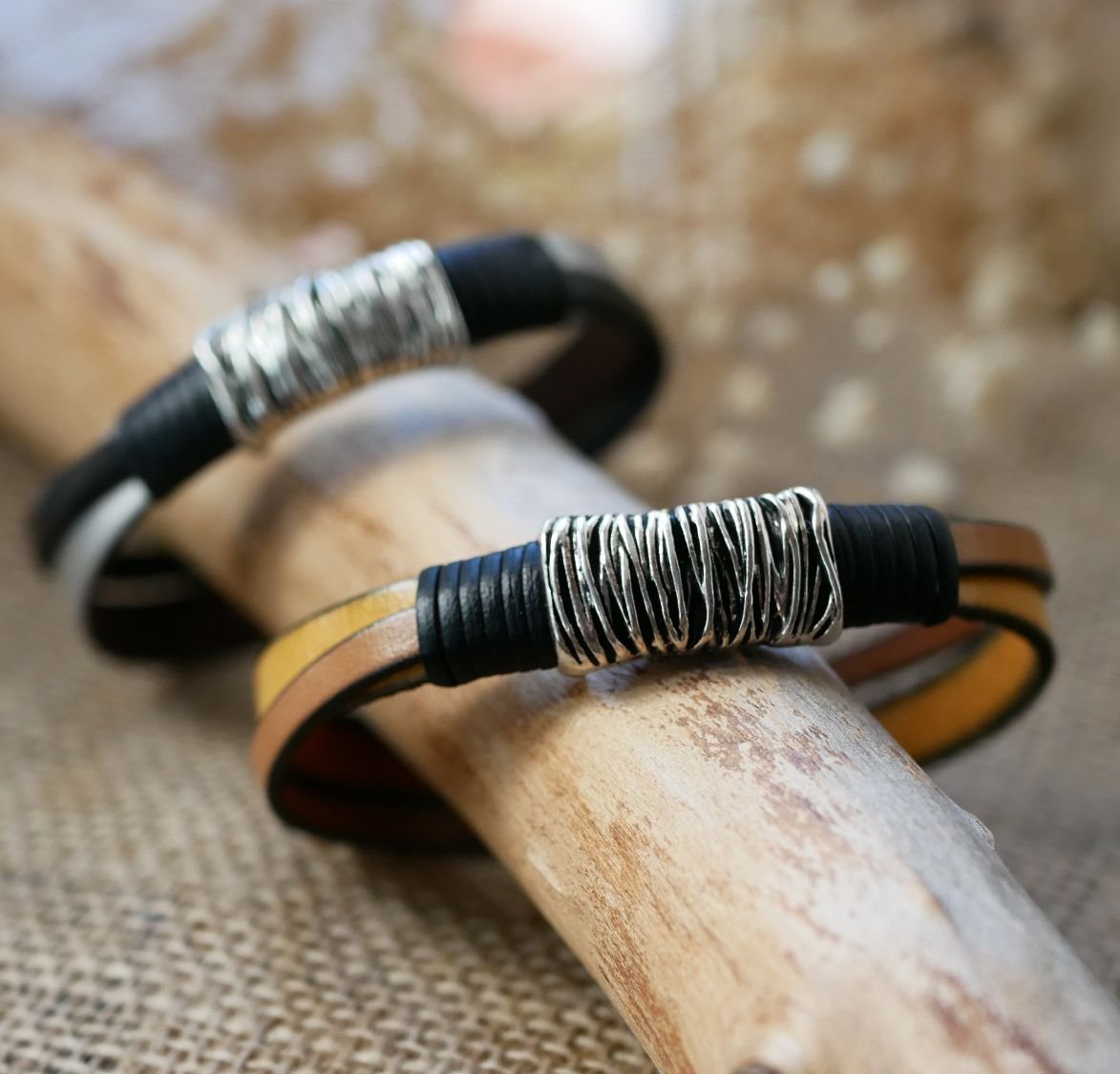 Armband i tvåfärgat läder och metall för personlig anpassning