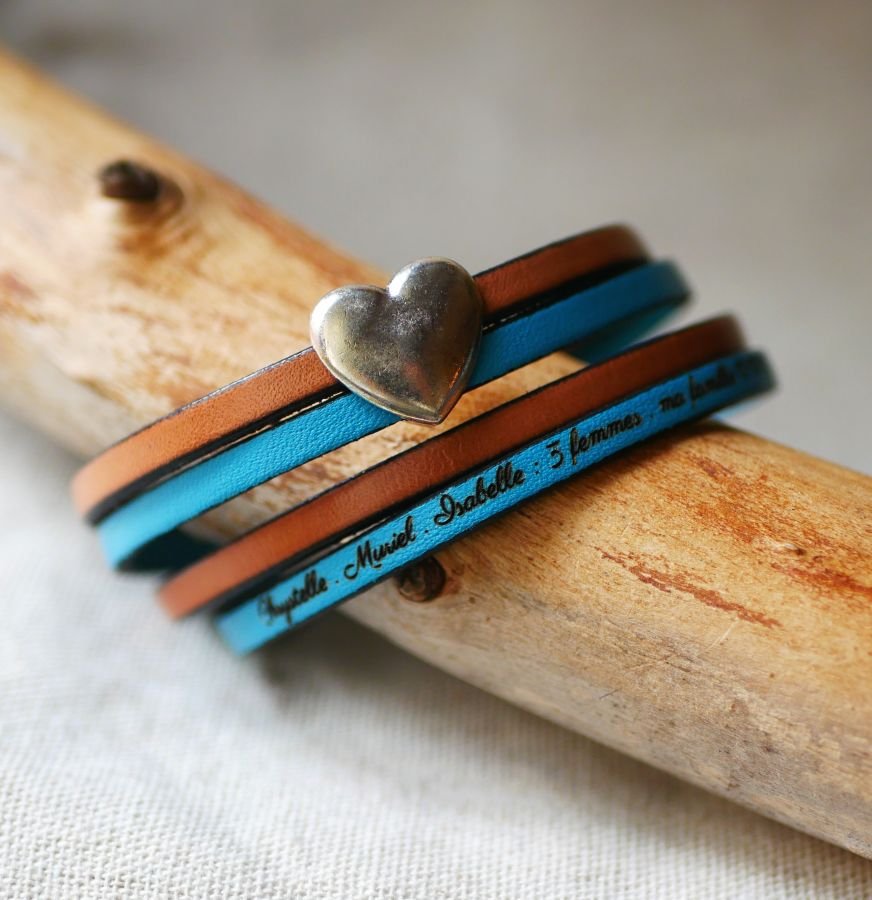 Dubbel läderarmband i duo med silverhjärta som kan personaliseras genom gravyr
