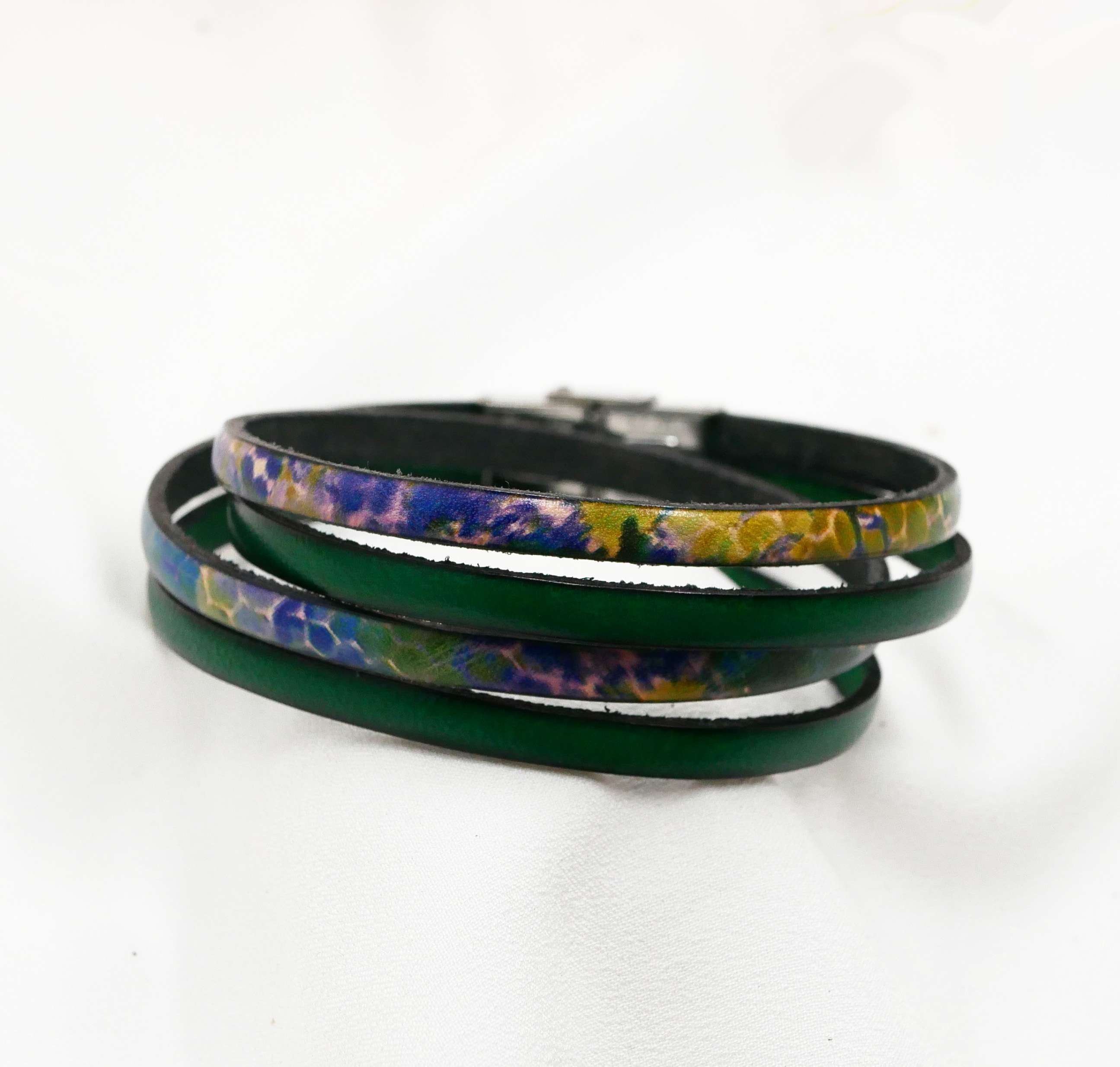 Impressionistiskt läderarmband med tryck för personlig anpassning