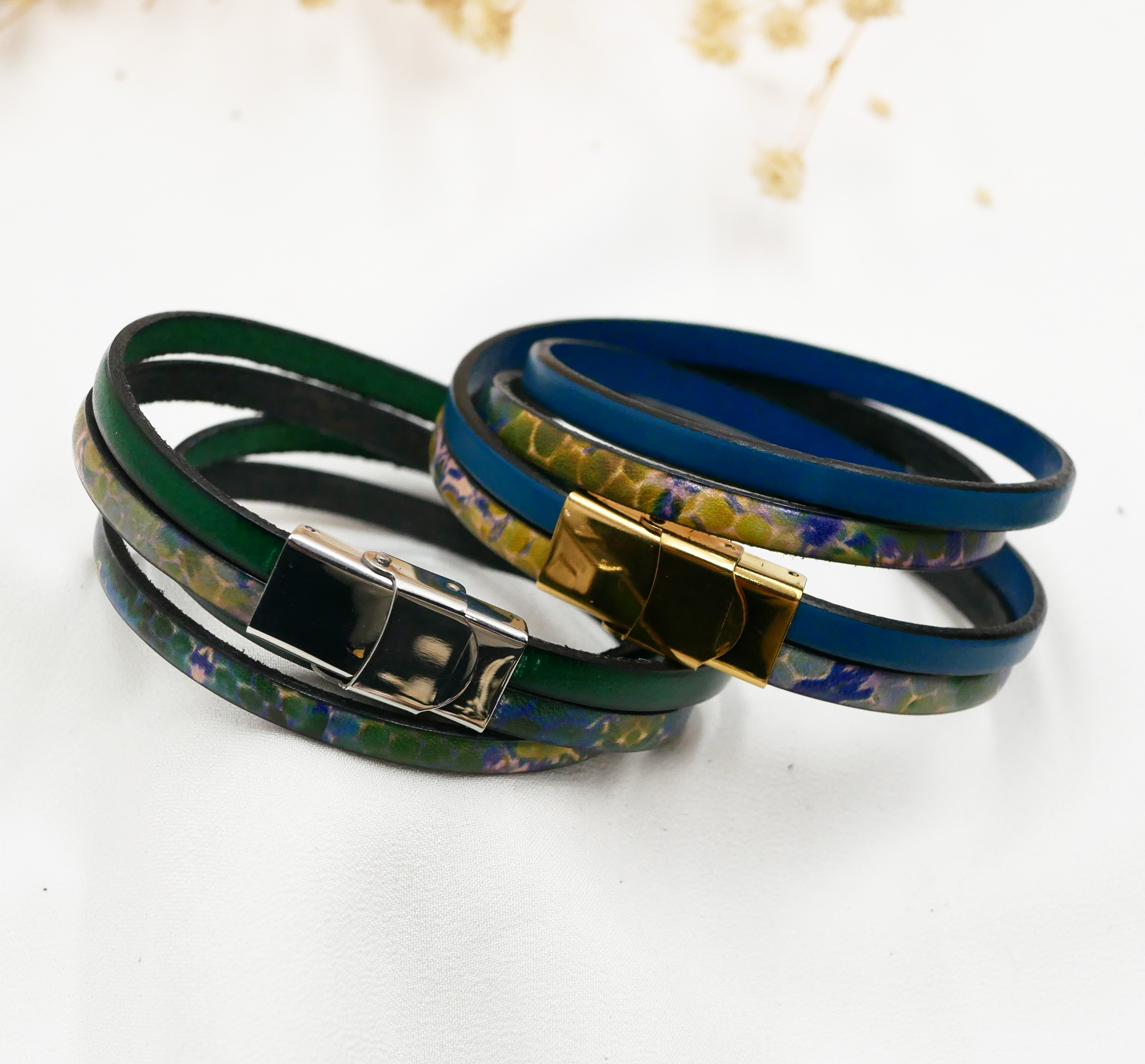 Impressionistiskt läderarmband med tryck för personlig anpassning