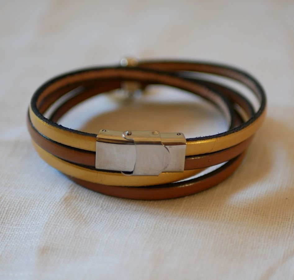 Dubbel läderarmband i duo med silverhjärta som kan personaliseras genom gravyr