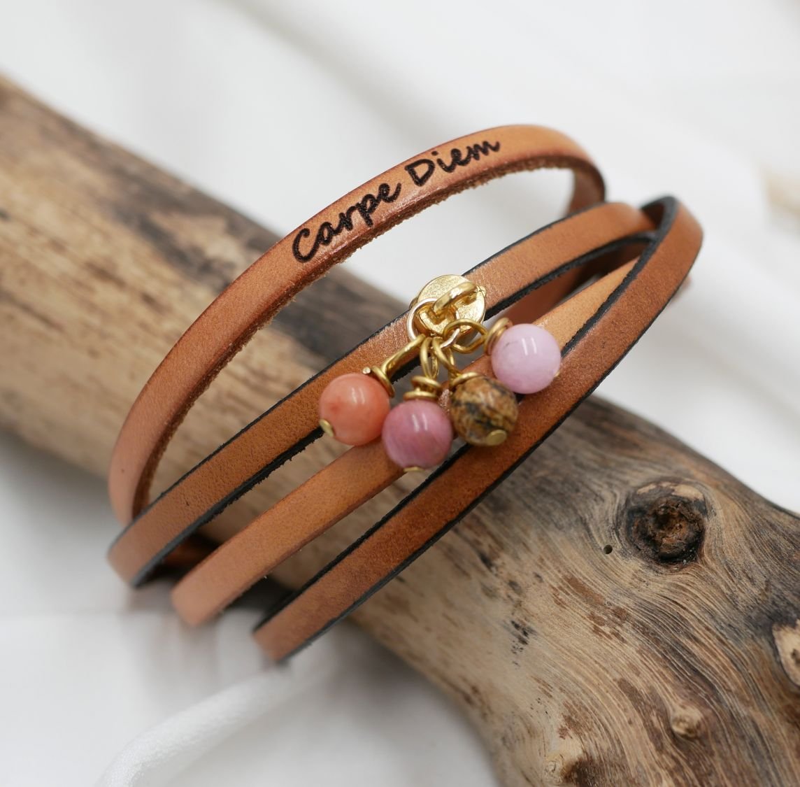 Läderarmband med pärlhalsband som kan anpassas
