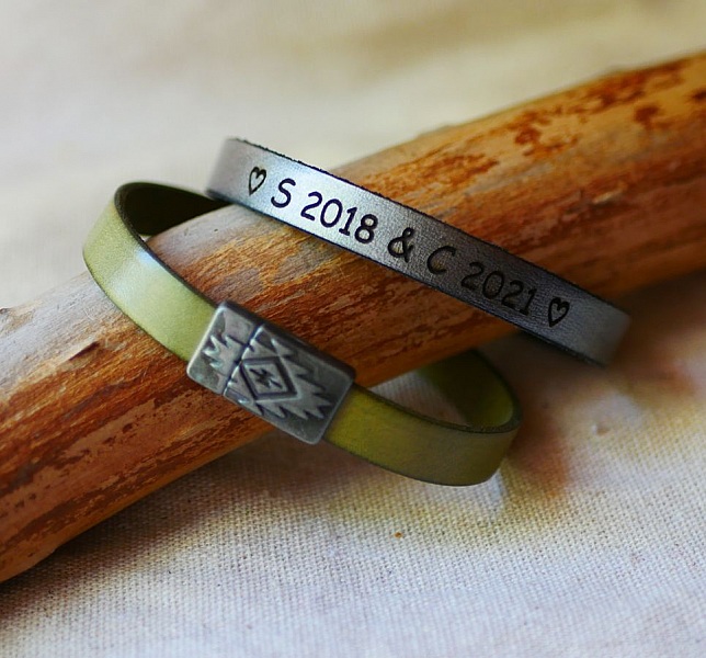 L&auml;derarmband med etniskt magnetl&aring;s f&ouml;r personlig anpassning