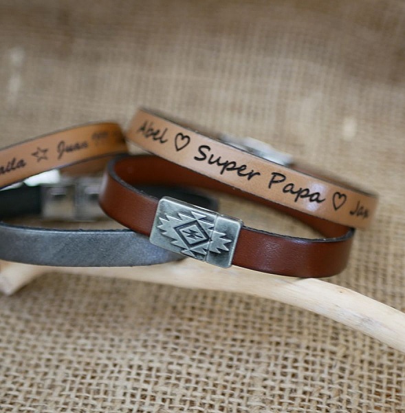 L&auml;derarmband med etniskt magnetl&aring;s f&ouml;r personlig anpassning