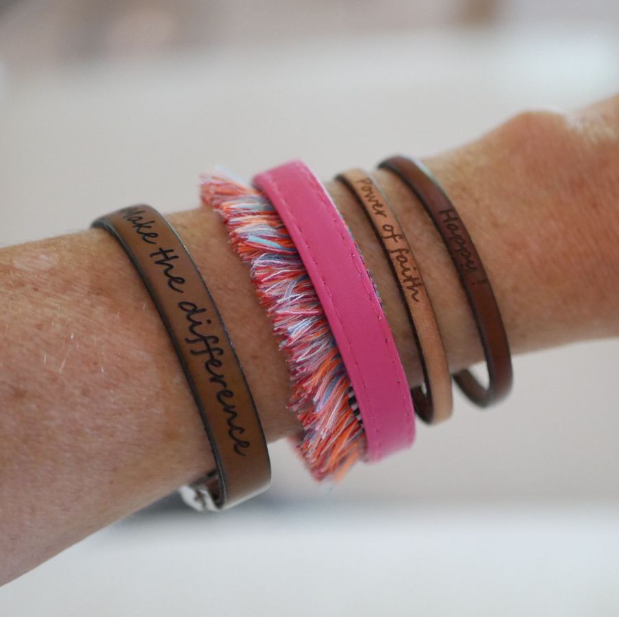 Anpassningsbart fint läderarmband för kvinnor 