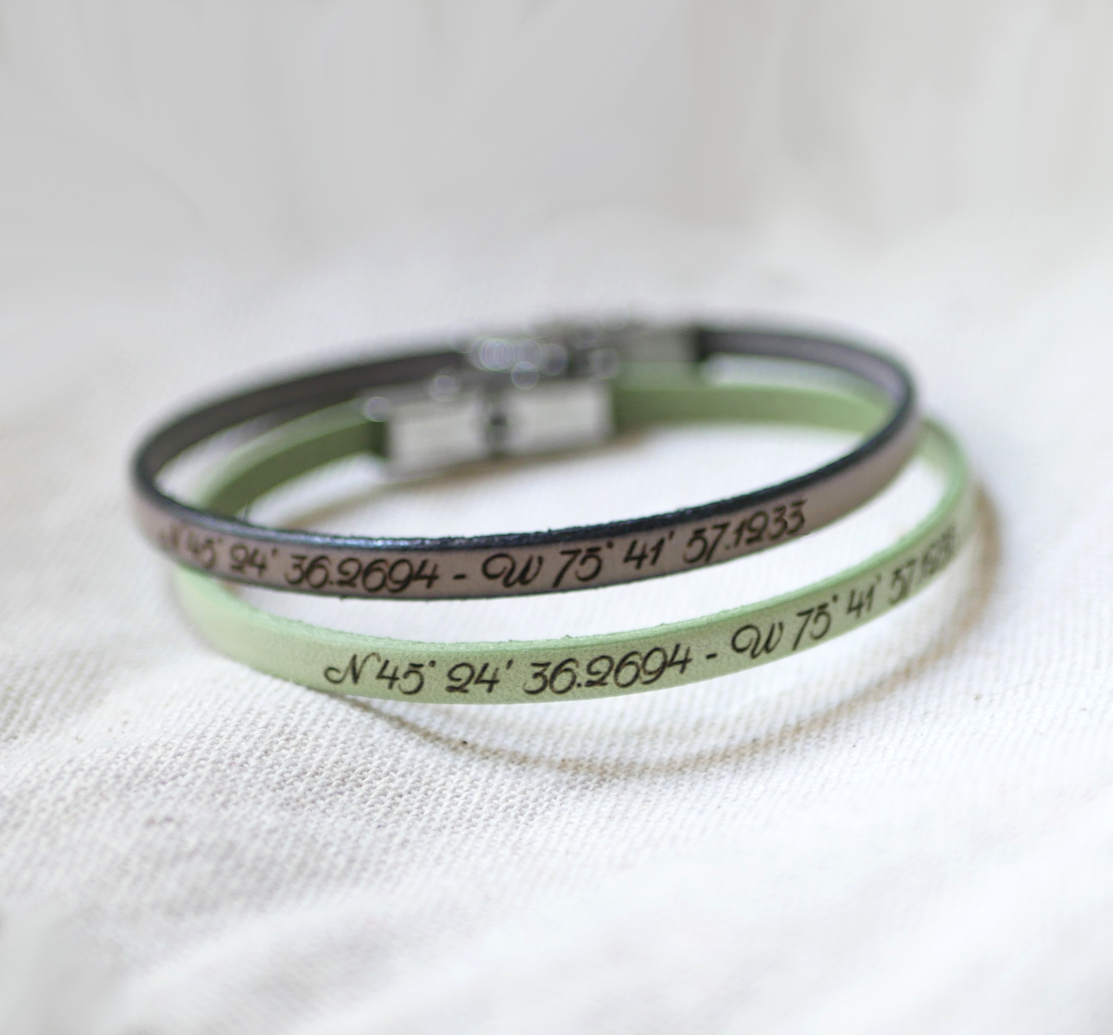 Läderarmband som kan anpassas genom att gravera kvinna eller man