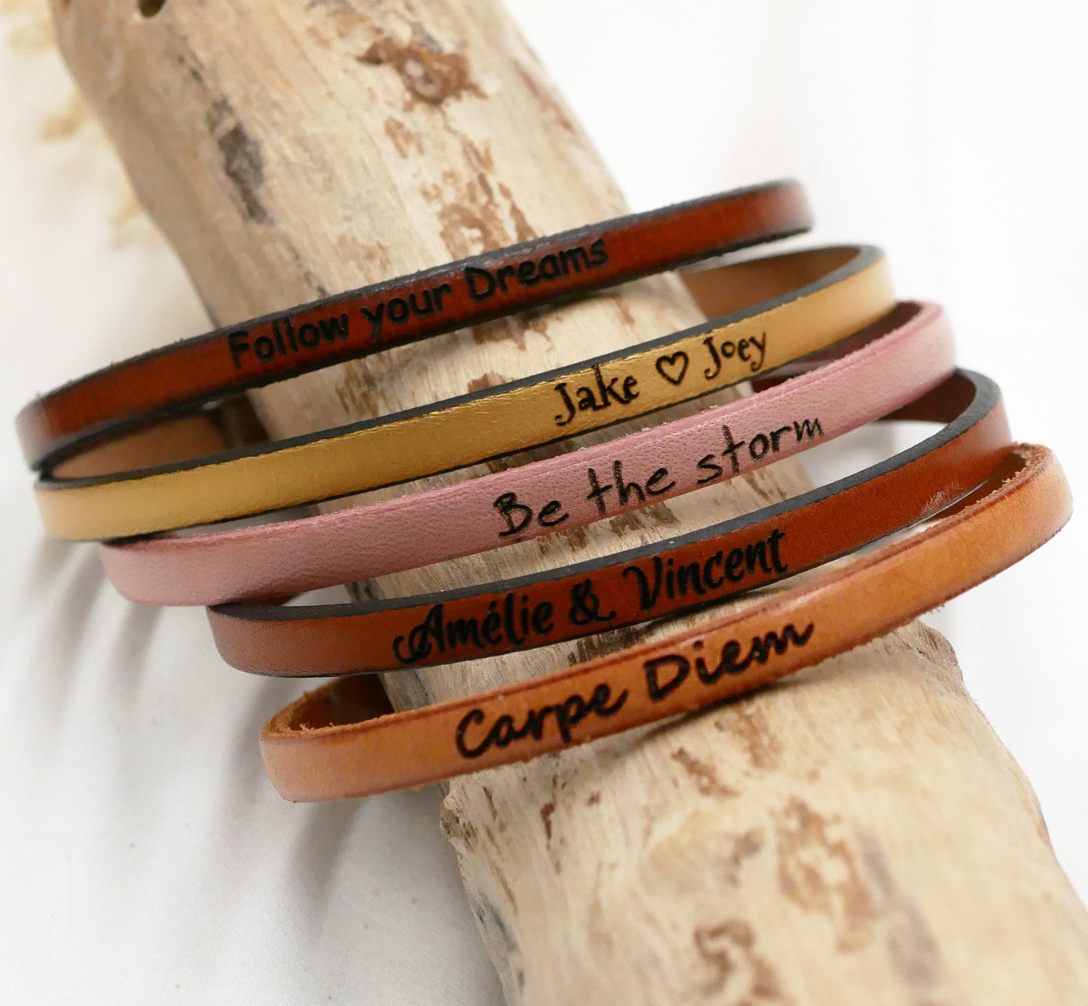 Läderarmband som kan anpassas genom att gravera kvinna eller man