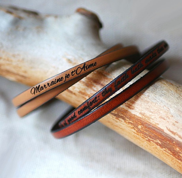 L&auml;derarmband med 2 v&auml;ndningar f&ouml;r m&auml;n eller kvinnor som du kan anpassa