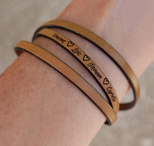 Skr&auml;ddarsytt l&auml;derarmband med 3 v&auml;ndningar f&ouml;r m&auml;n eller kvinnor