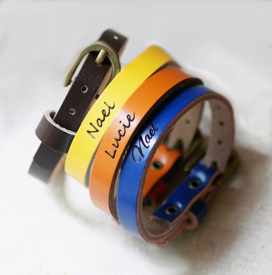 Graverat läderarmband enkel vändning för att göra det personligt blandat vuxen barn