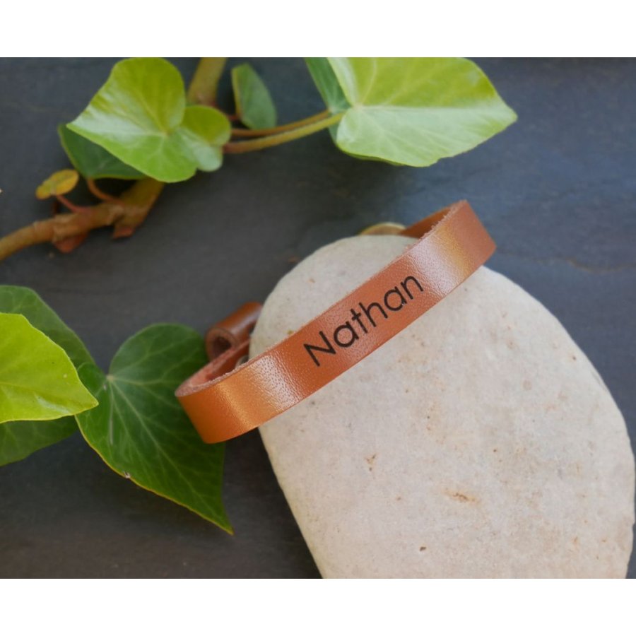 Graverat läderarmband enkel vändning för att göra det personligt blandat vuxen barn