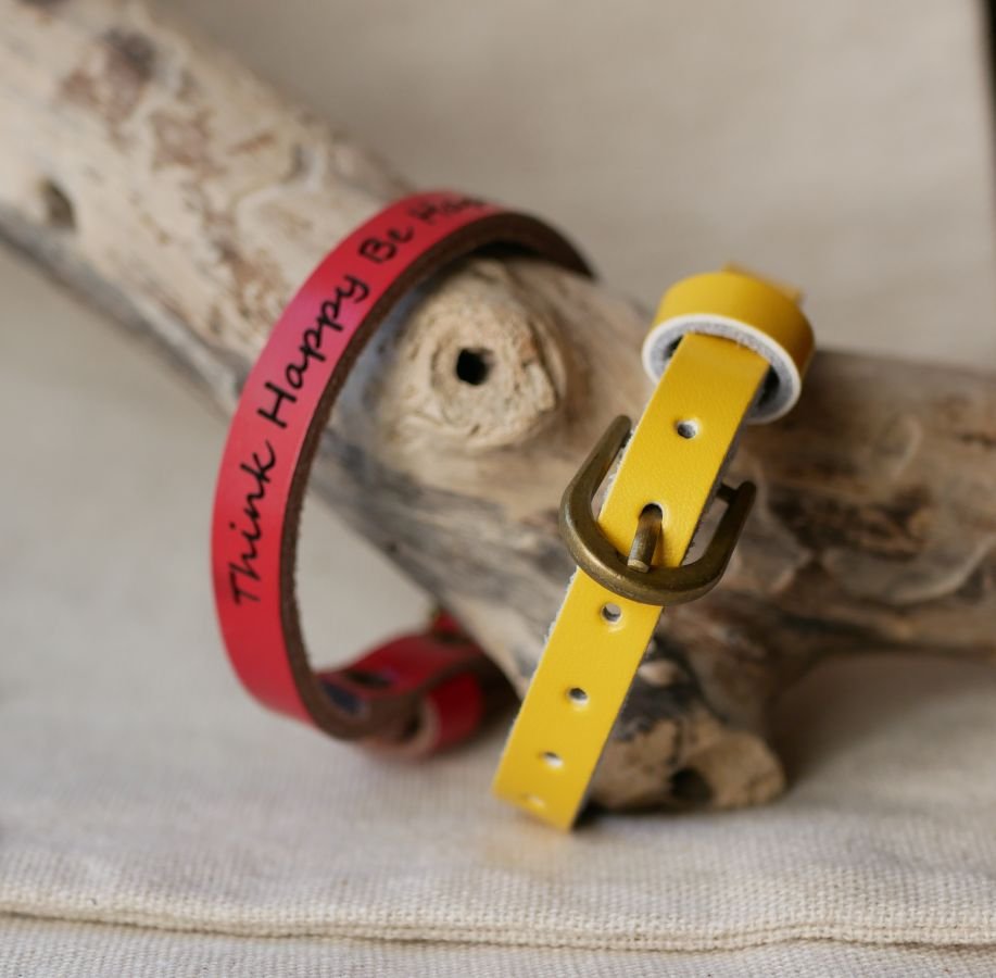 Graverat läderarmband enkel vändning för att göra det personligt blandat vuxen barn
