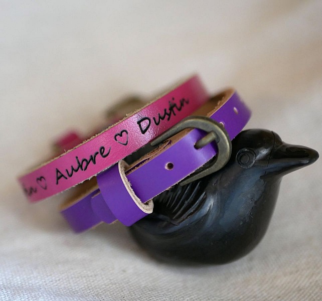 Graverat l&auml;derarmband enkel v&auml;ndning f&ouml;r att g&ouml;ra det personligt blandat vuxen barn