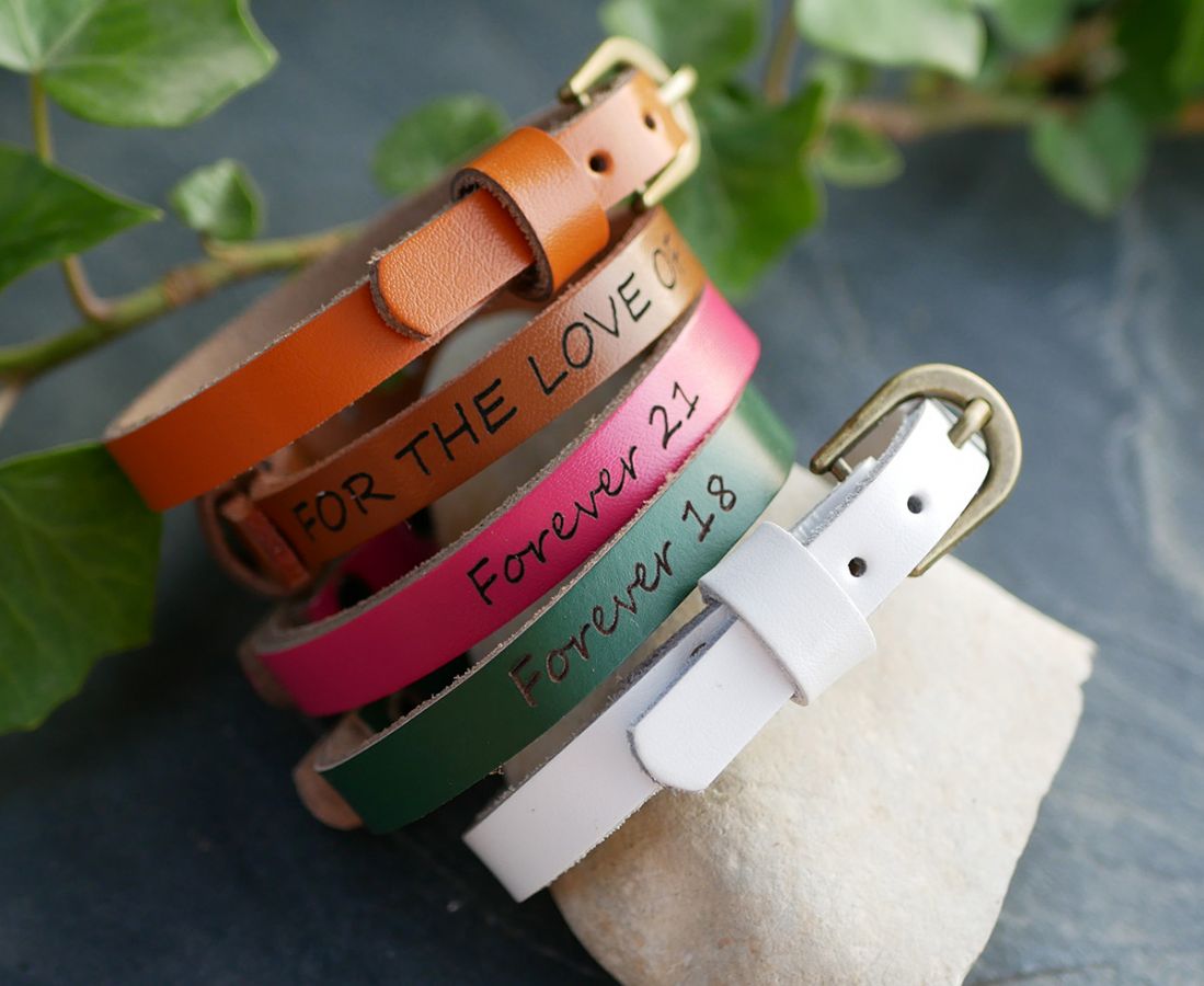 Graverat läderarmband enkel vändning för att göra det personligt blandat vuxen barn
