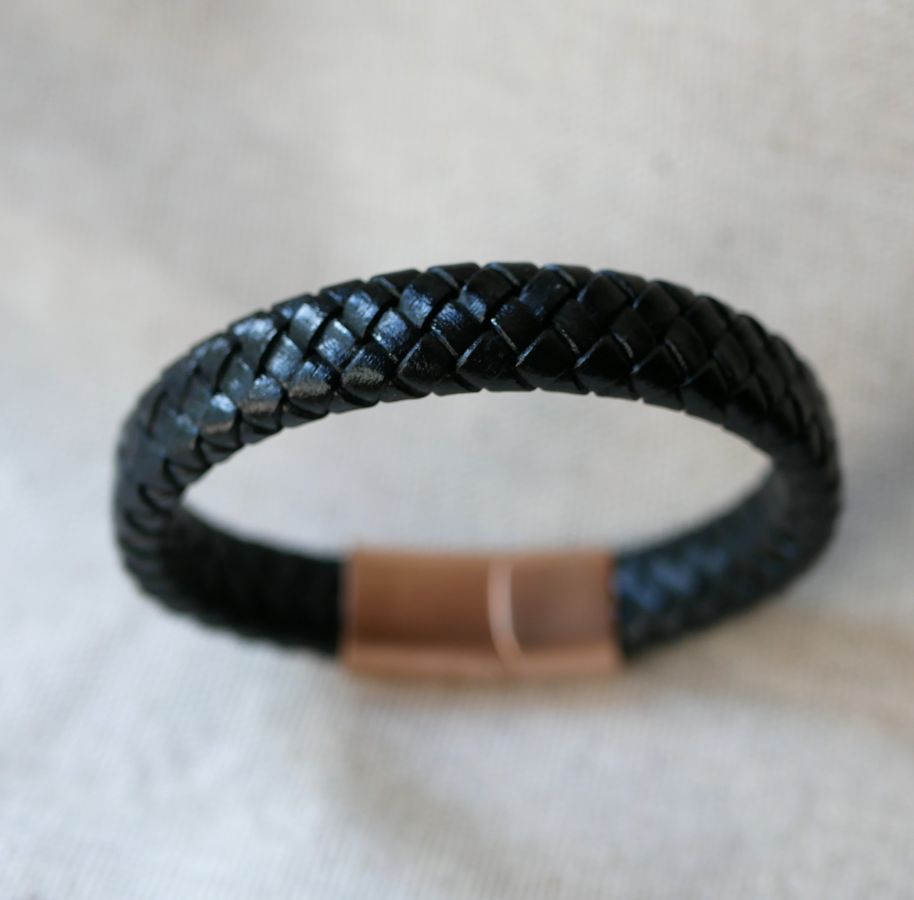 Svart läderarmband med magnetiskt lås i Rose Gold stål