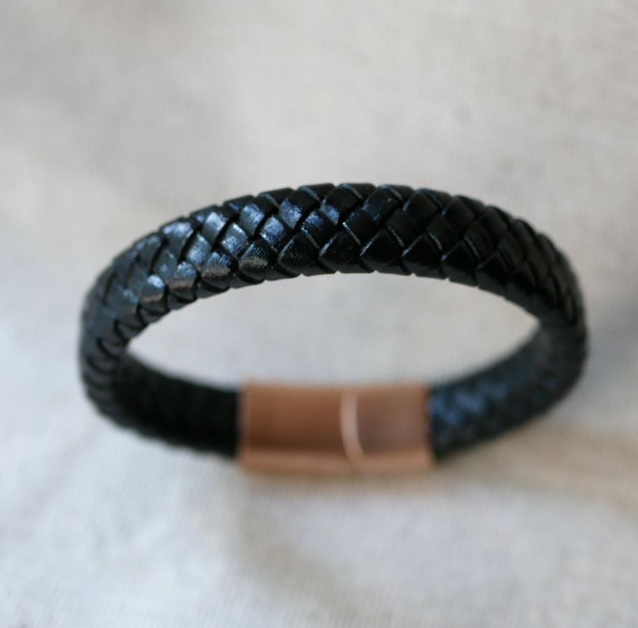 Svart läderarmband med magnetiskt lås i Rose Gold stål