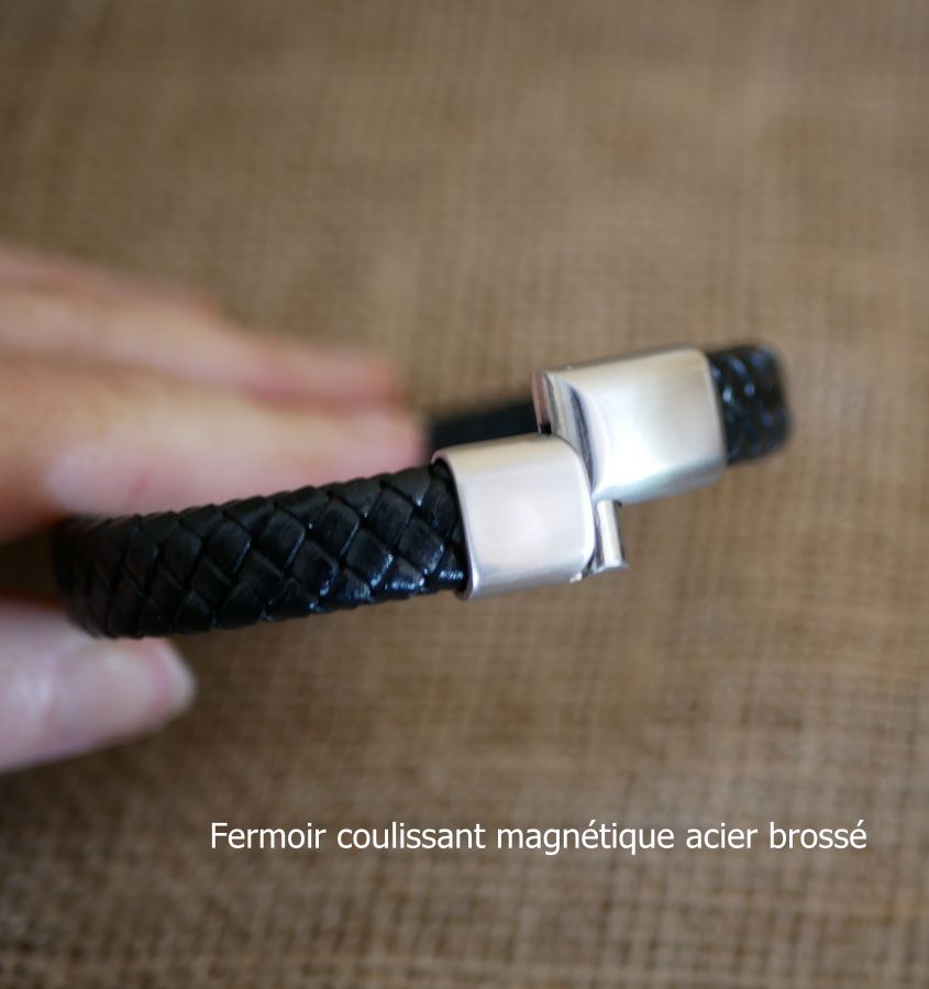 Flätat svart läderarmband för män med magnetiskt stålspänne och glidlås