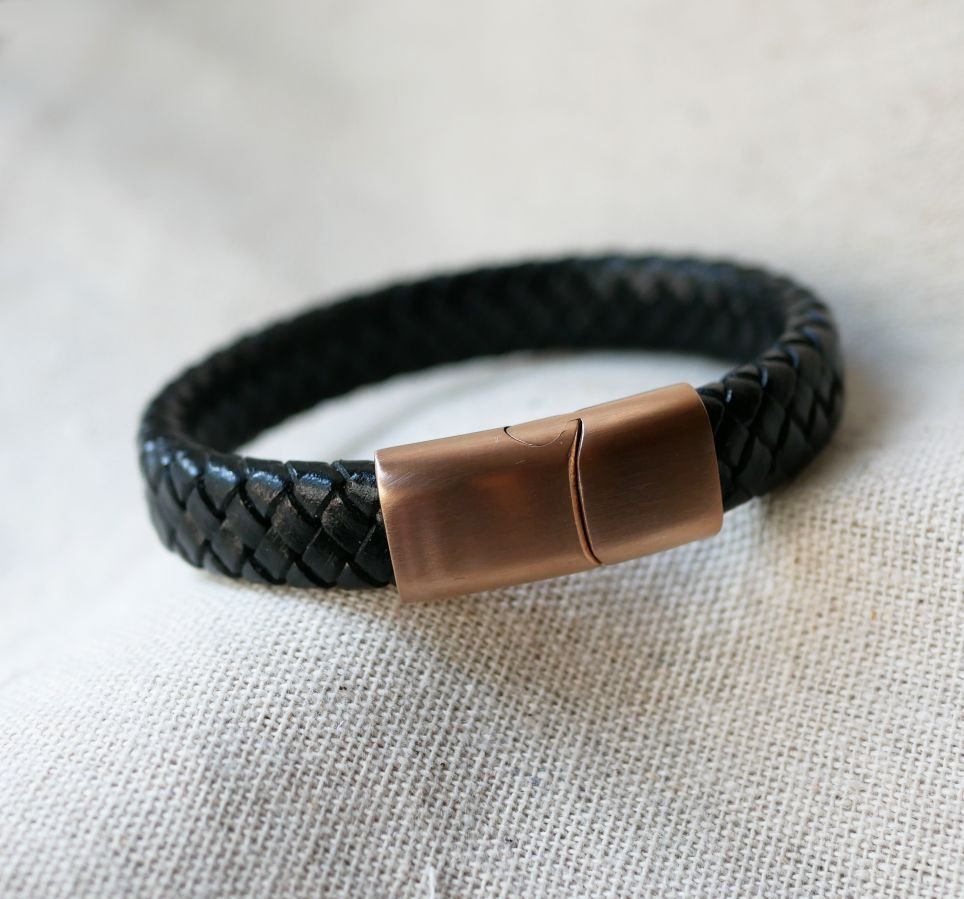 Svart läderarmband med magnetiskt lås i Rose Gold stål