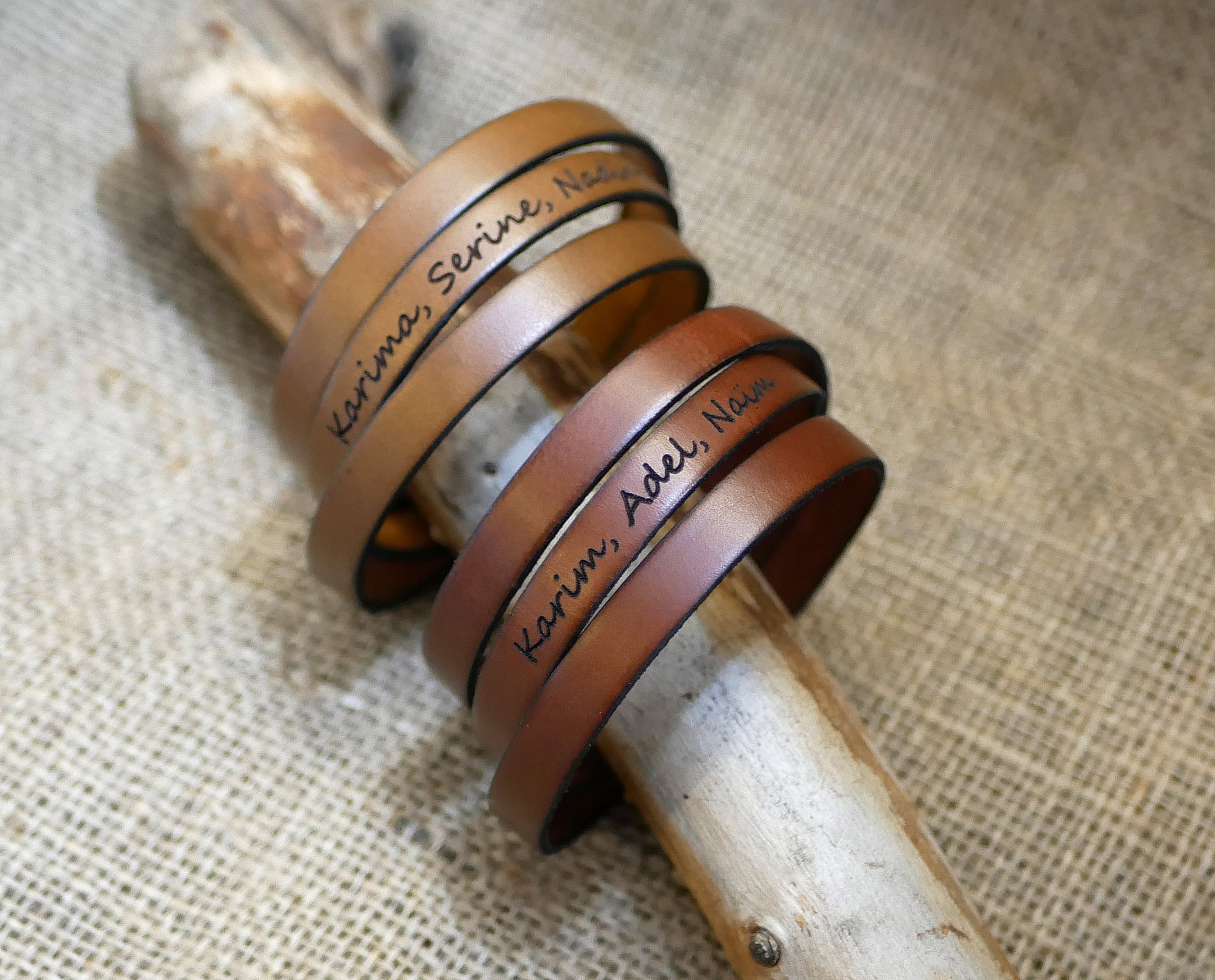 L&auml;derarmband trippel v&auml;nder sig man eller kvinna f&ouml;r att vara personlig justerbar sp&auml;nne