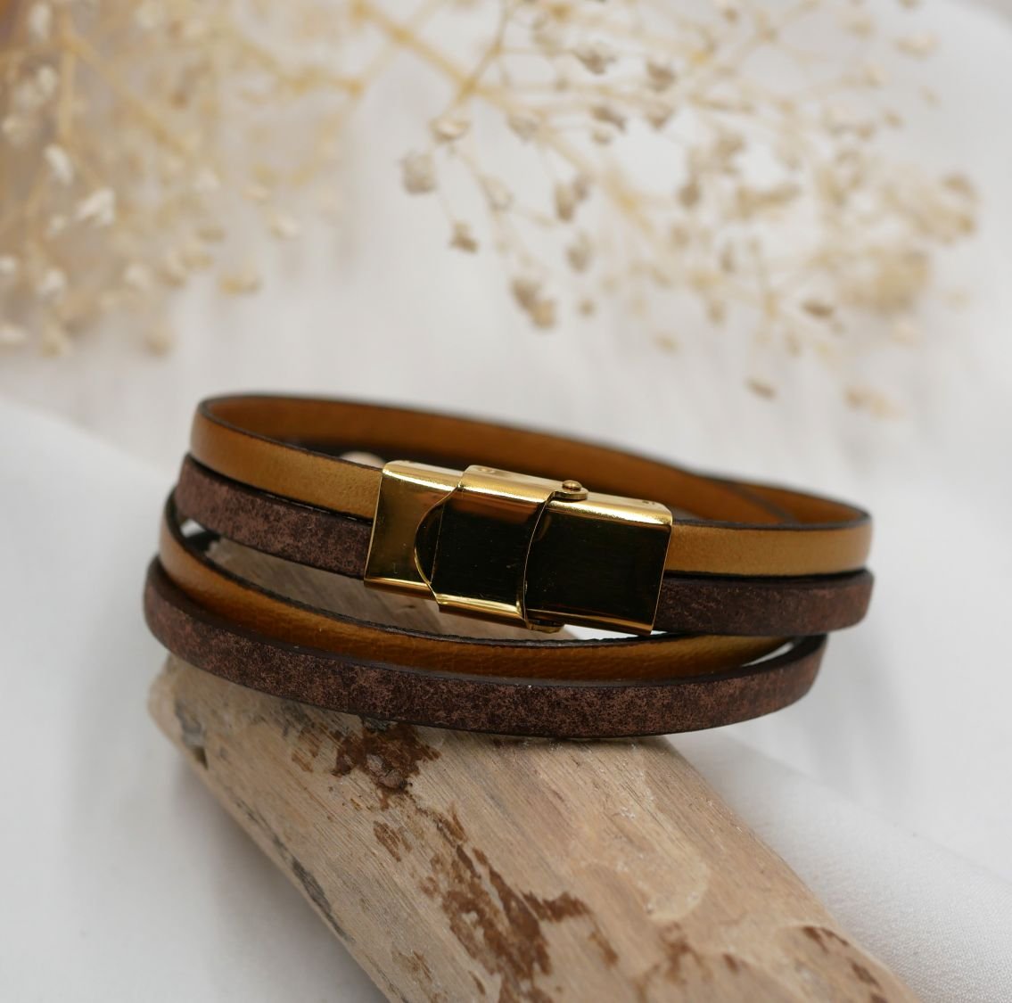 Dubbel läderarmband vintage brown och en färg enligt ditt val som kan personifieras med gravyr.