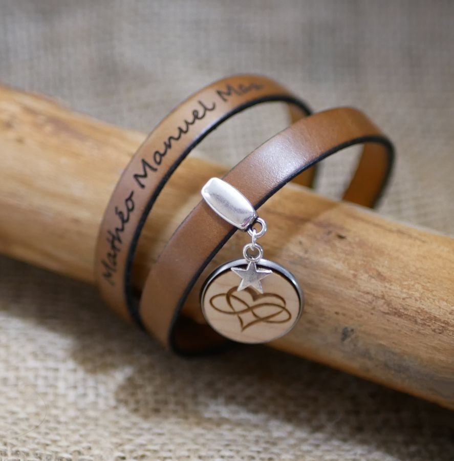 Skräddarsytt dubbelt läderarmband med träcabochon för gravyr