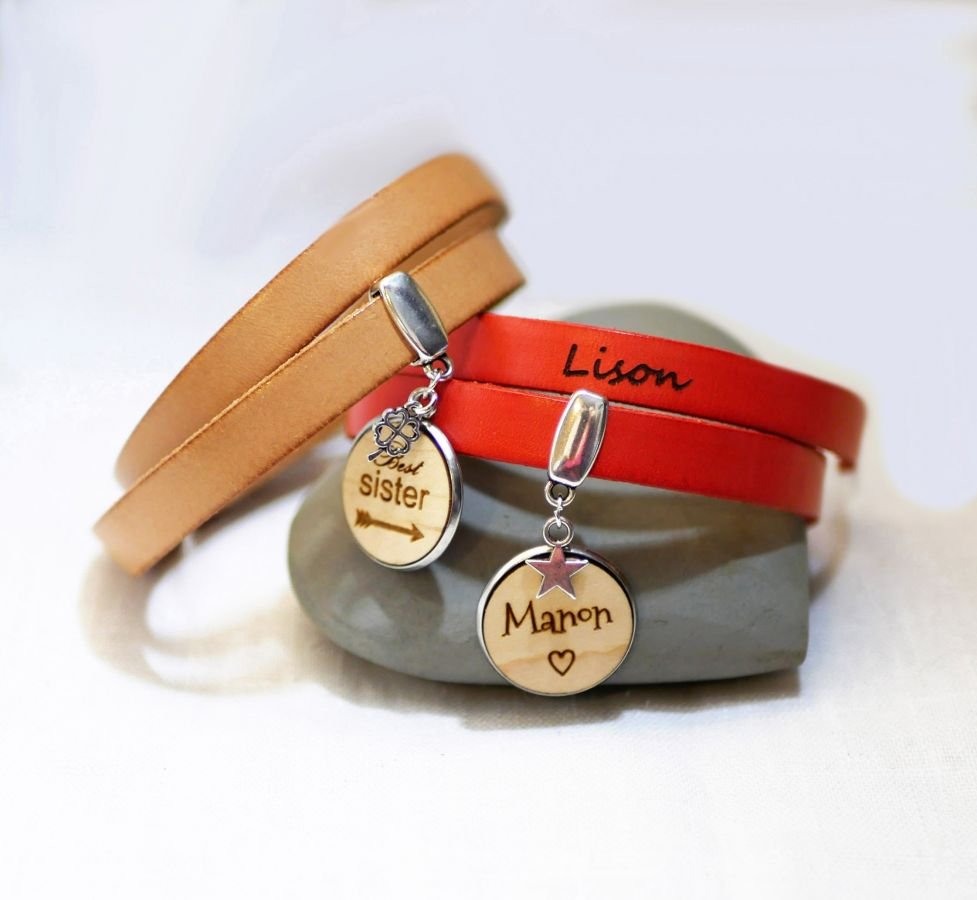 Skräddarsytt dubbelt läderarmband med träcabochon för gravyr