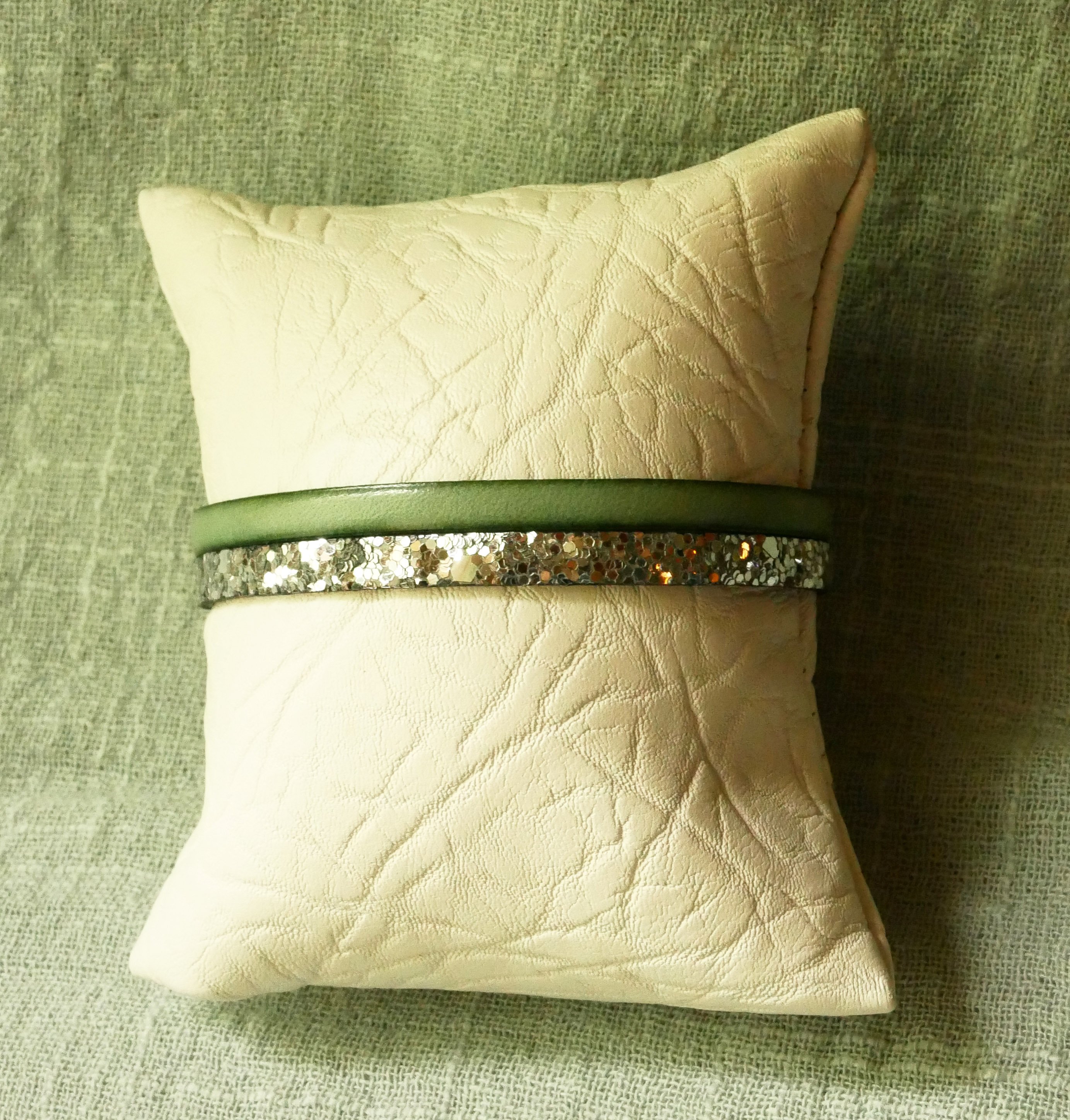 Duo-armband i l&auml;der i silver och valfri f&auml;rg