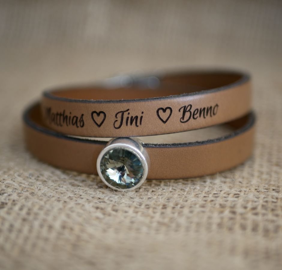 Läderarmband kvinna dubbla vändningar för att vara personlig dekorerad med en Swarovski kristall cabochon 