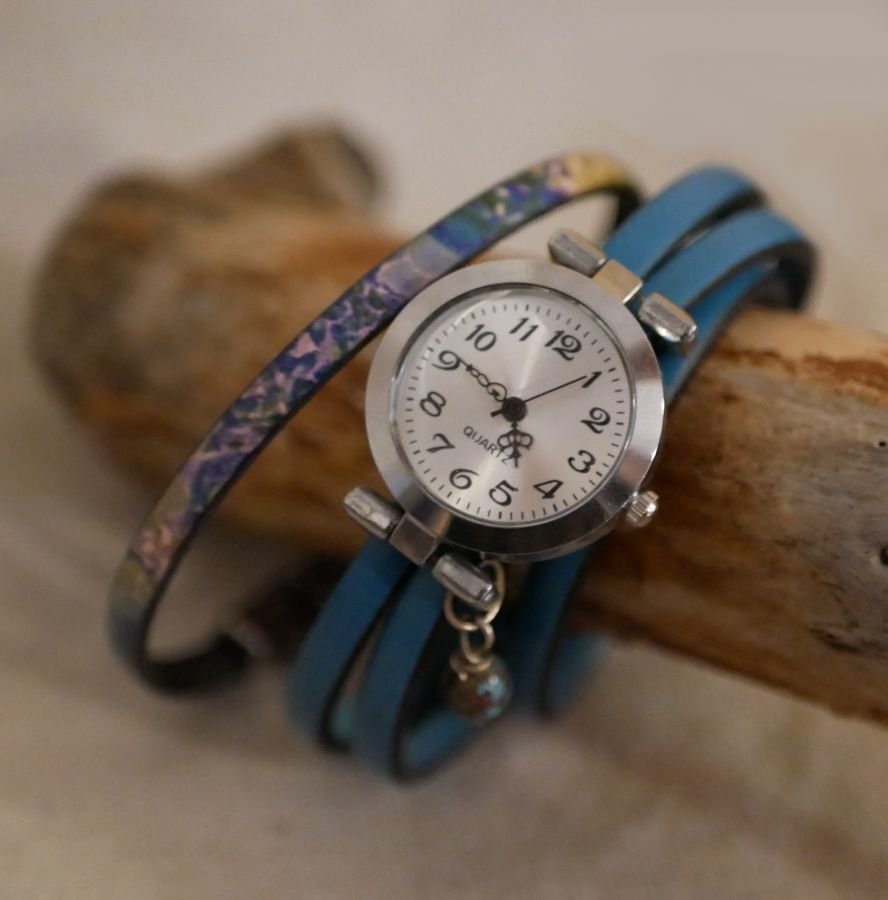 Kvinnoarmband i fint läder med impressionistiskt tryck