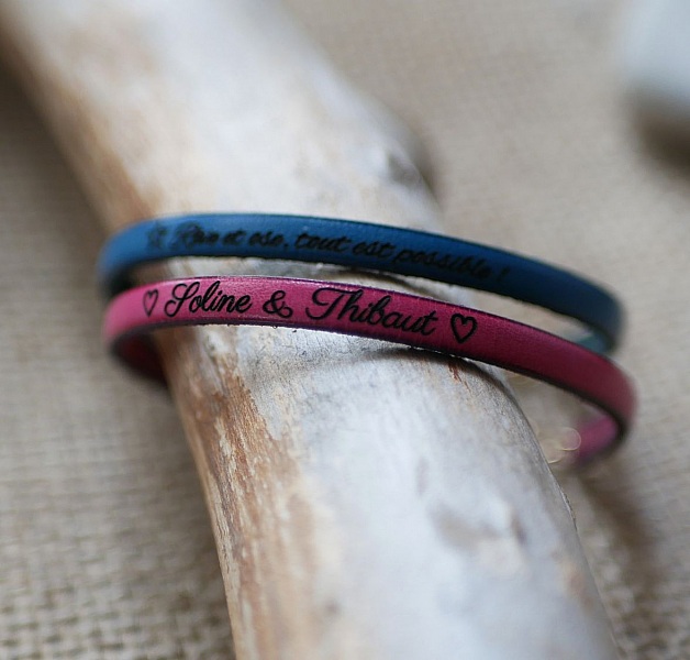 L&auml;derarmband f&ouml;r kvinnor som du kan personifiera genom att gravera med en silverkedja