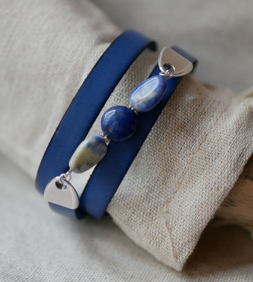 Läder och pärlor armband för kvinnor Lapis Lazuli blå som ska anpassas 