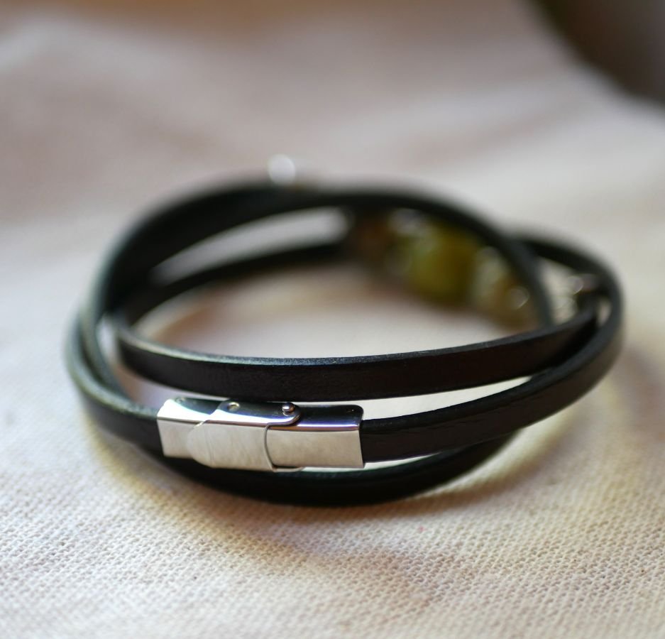 Läder och pärlor armband Olivine trippel vänds för att anpassa det till dina behov 