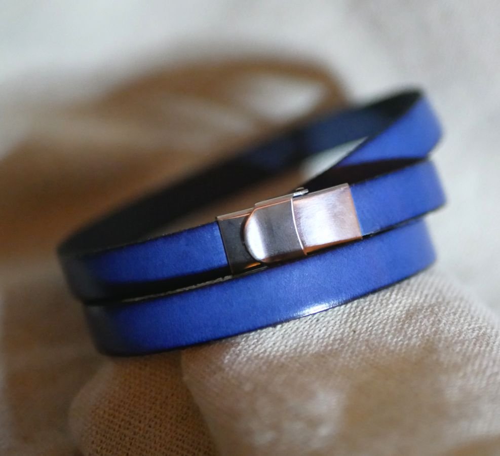 Läder och pärlor armband för kvinnor Lapis Lazuli blå som ska anpassas 