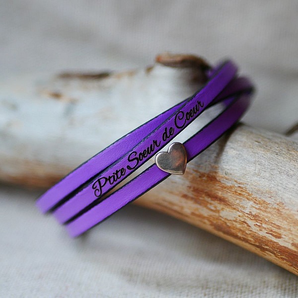 Anpassningsbart l&auml;derarmband f&ouml;r kvinnor, multi-sv&auml;ngar, silverhj&auml;rta design