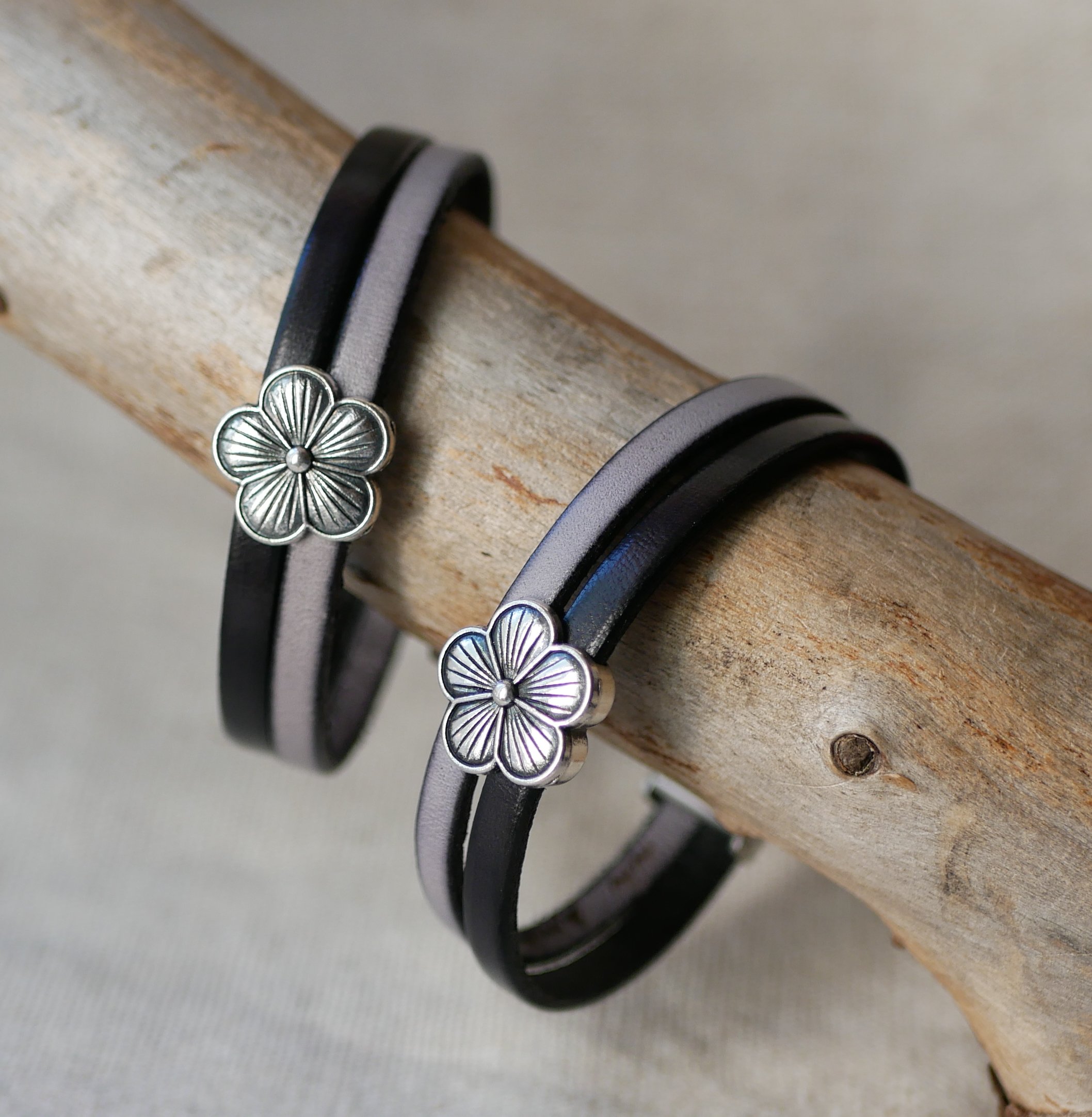 Duo-armband i läder med blommönster för personlig anpassning 