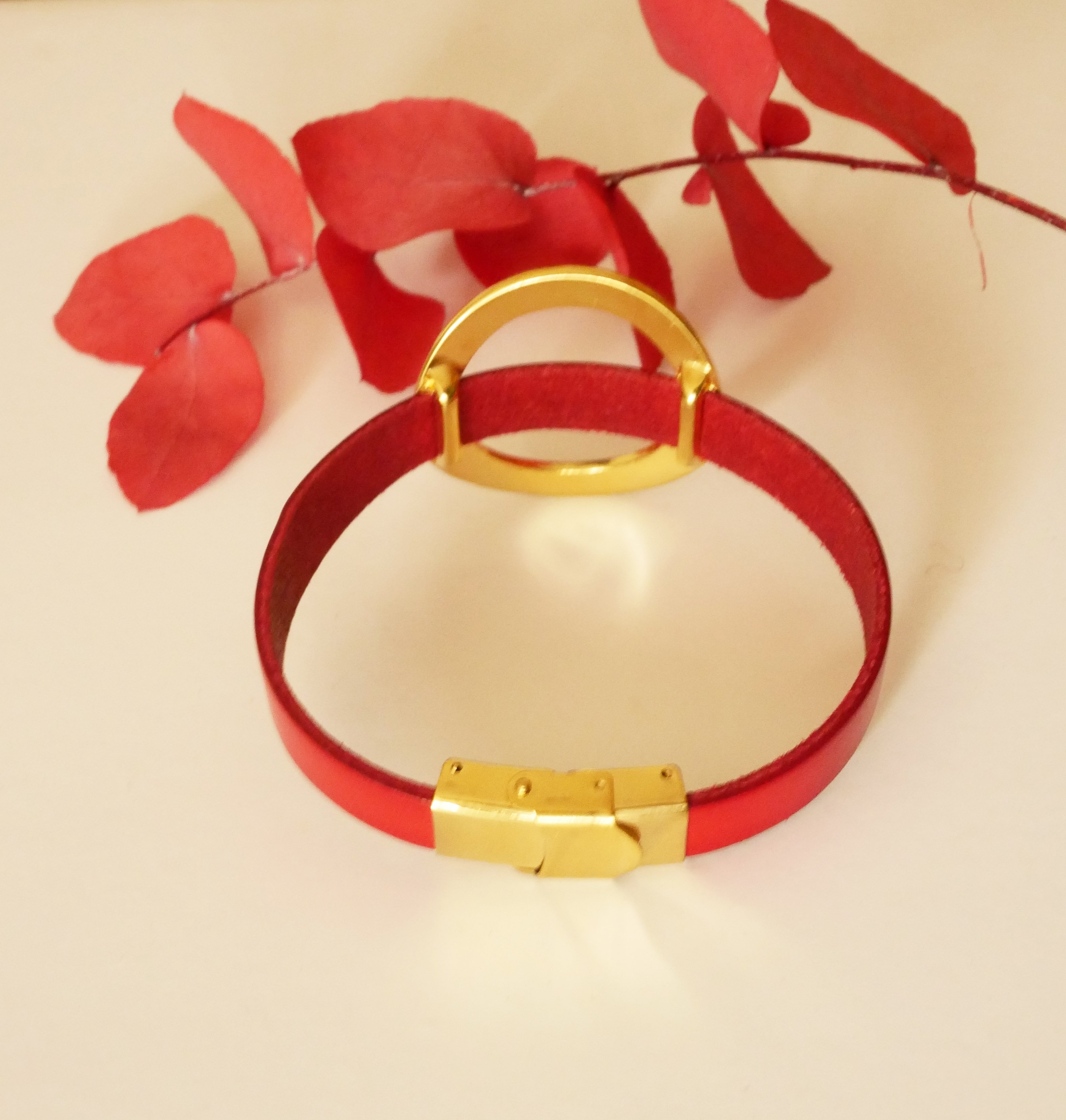 Armband kvinna stor guldring läder färg efter eget val