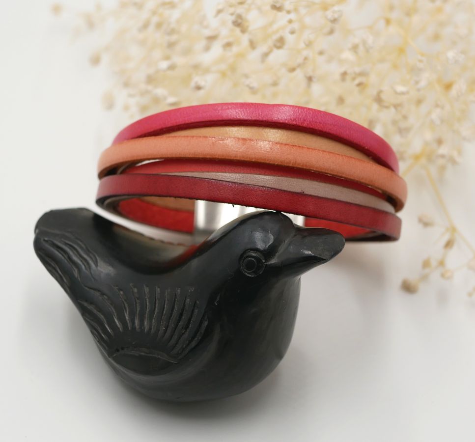 Kvinnors armband i multi-läder med manschett Röd, Persika, Korall, Beige