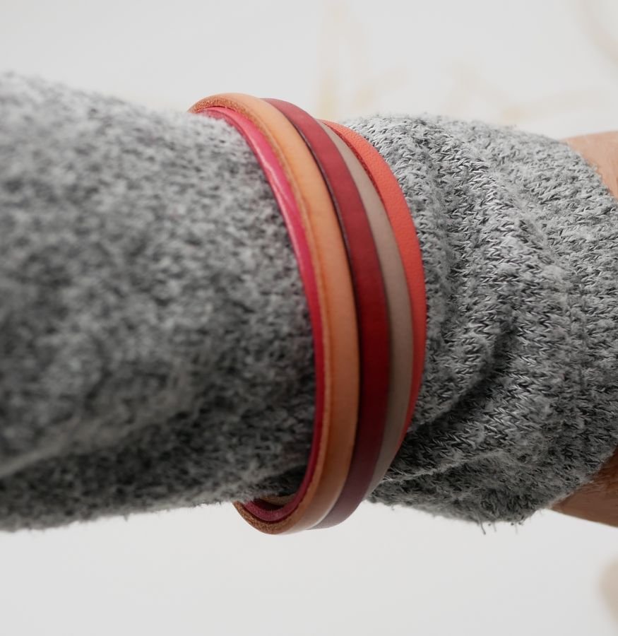 Kvinnors armband i multi-läder med manschett Röd, Persika, Korall, Beige