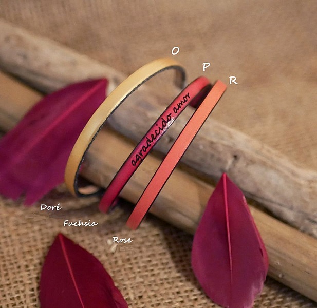 Anpassningsbart fint l&auml;derarmband f&ouml;r kvinnor 