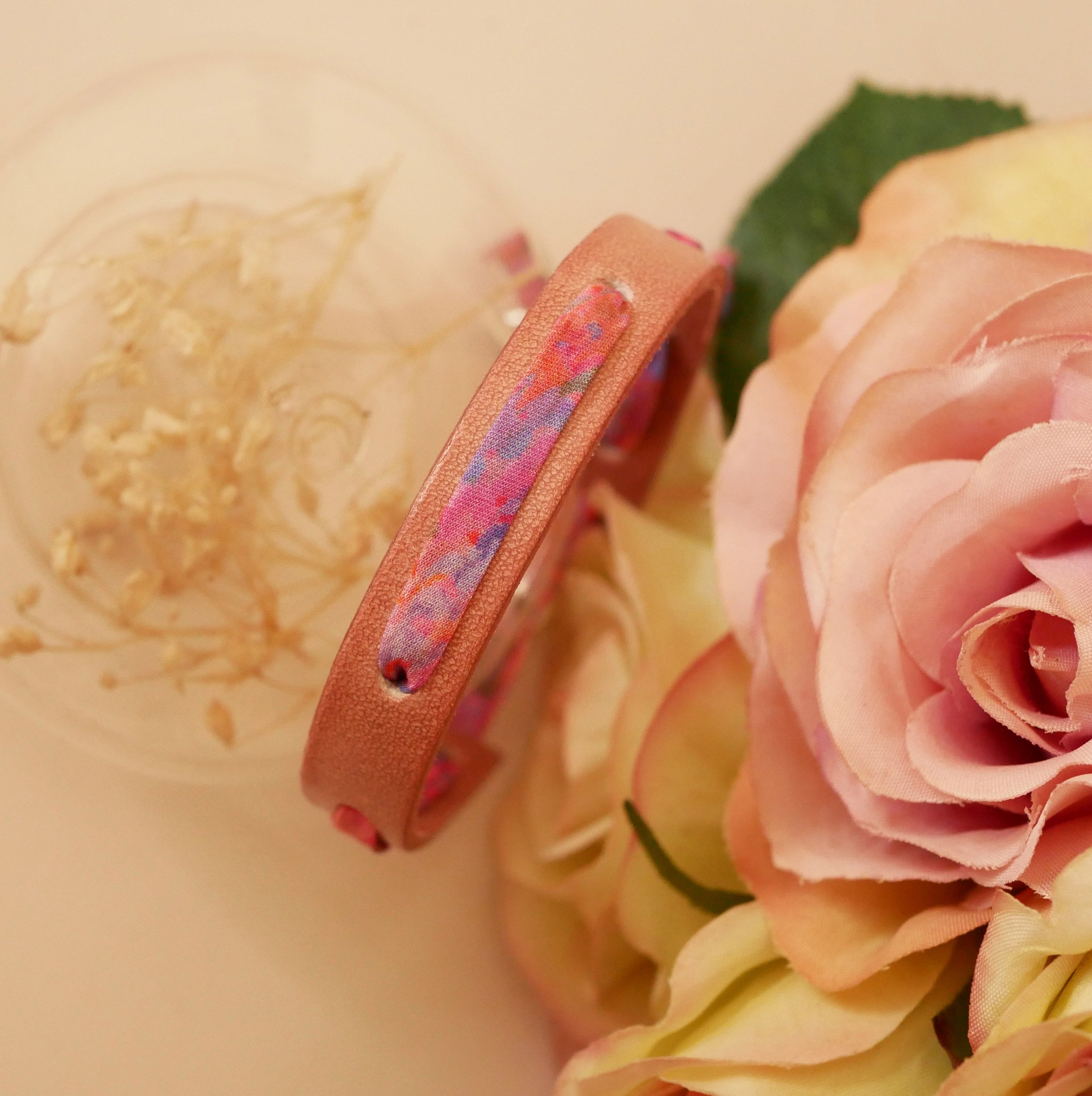 Florâme-armband med liberty Polly-band på gammalt rosa läder