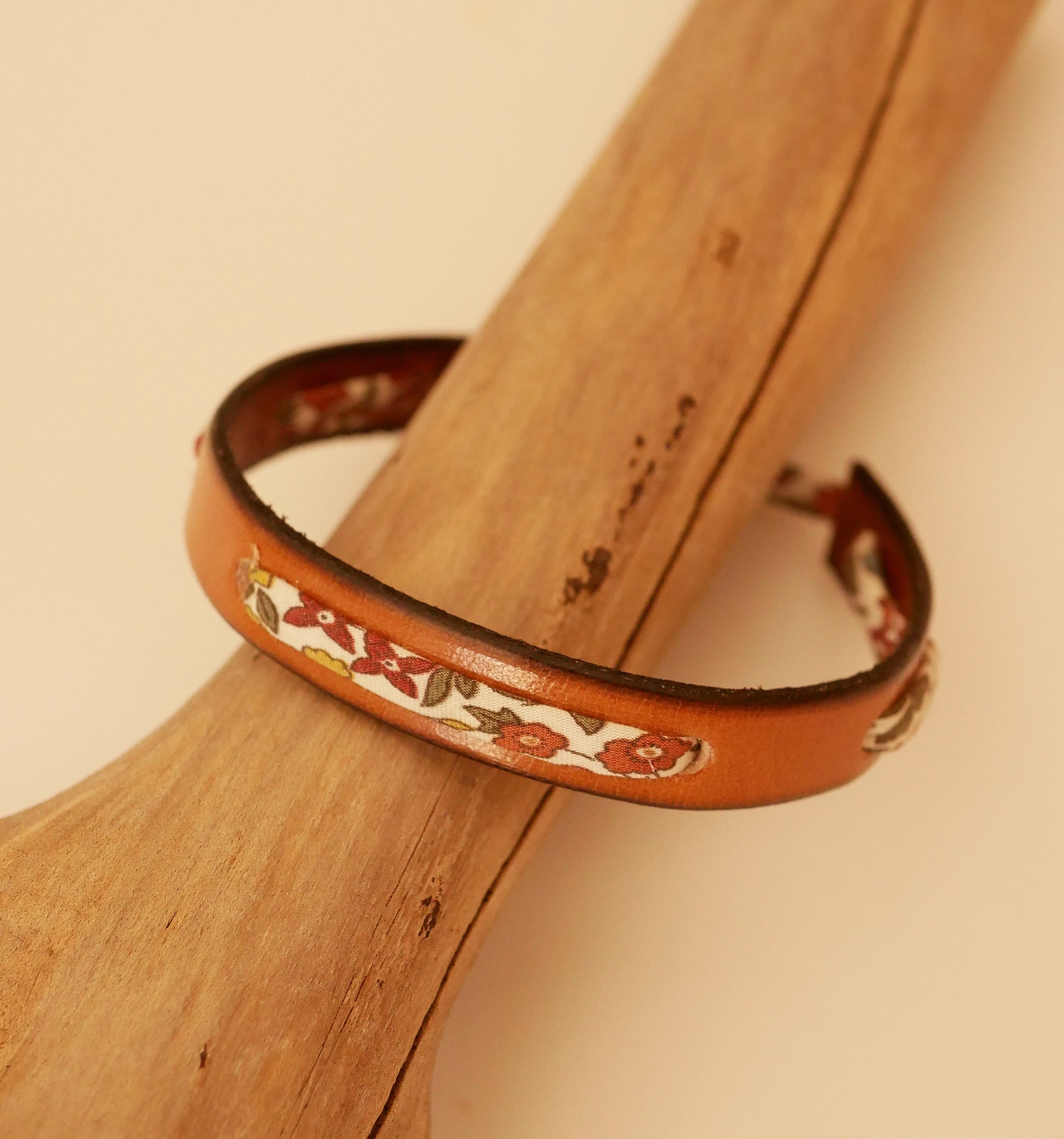 Flor&acirc;me-armband med libertyband Ava h&ouml;st p&aring; kamelskinn