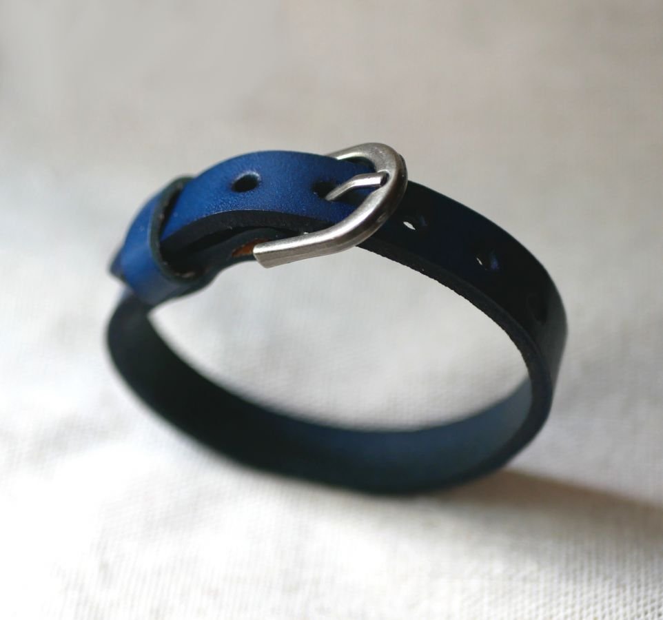 Läderarmband för män Blå med personlig gravyr 