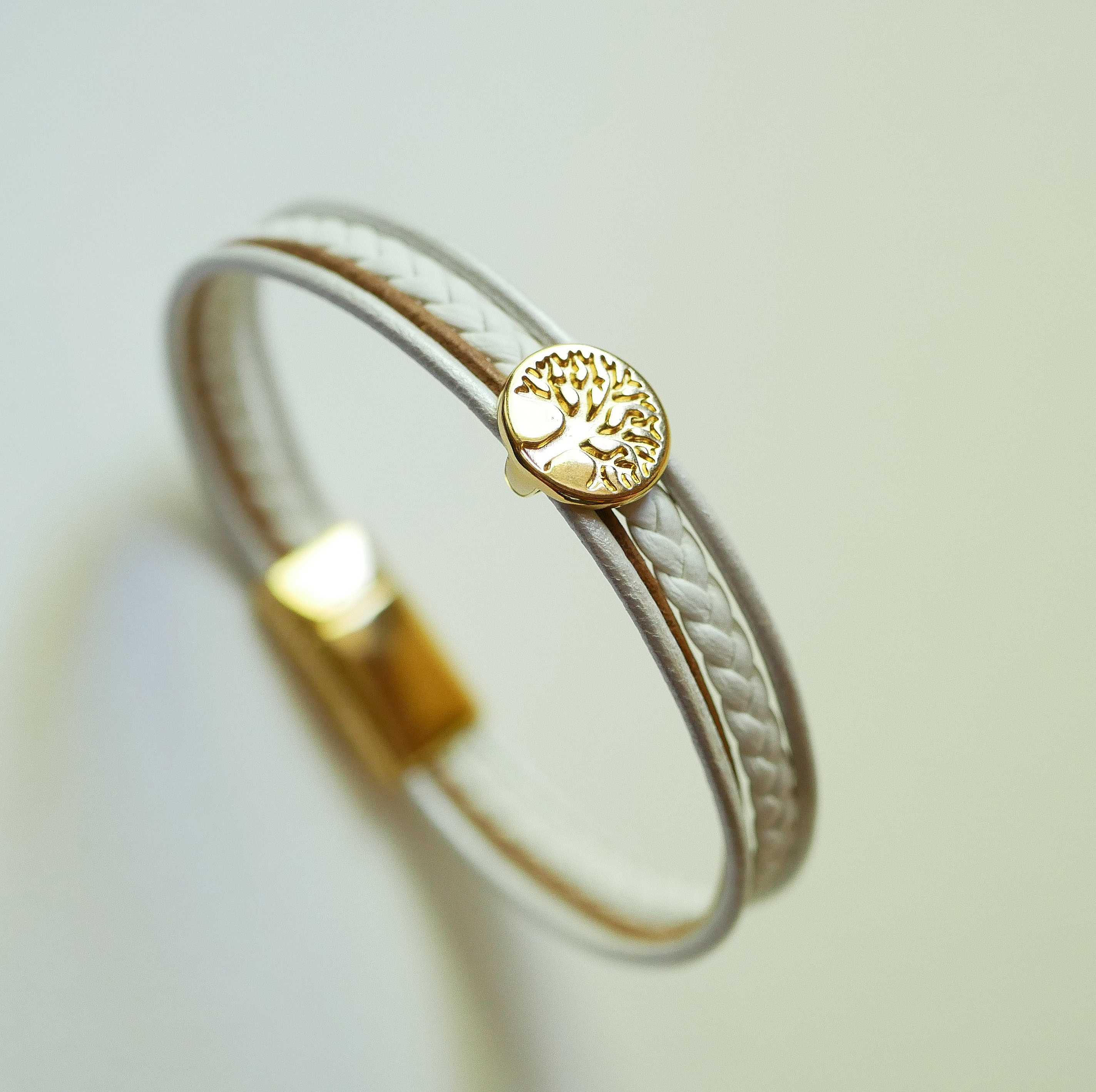 Bracelet manchette en cuir blanc avec motif Arbre de vie.