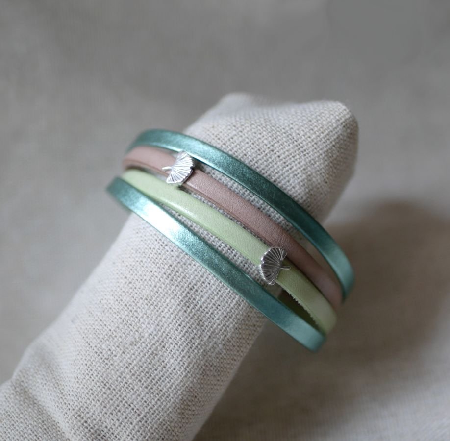 Läderarmband med Ginkgo-design som kan anpassas 