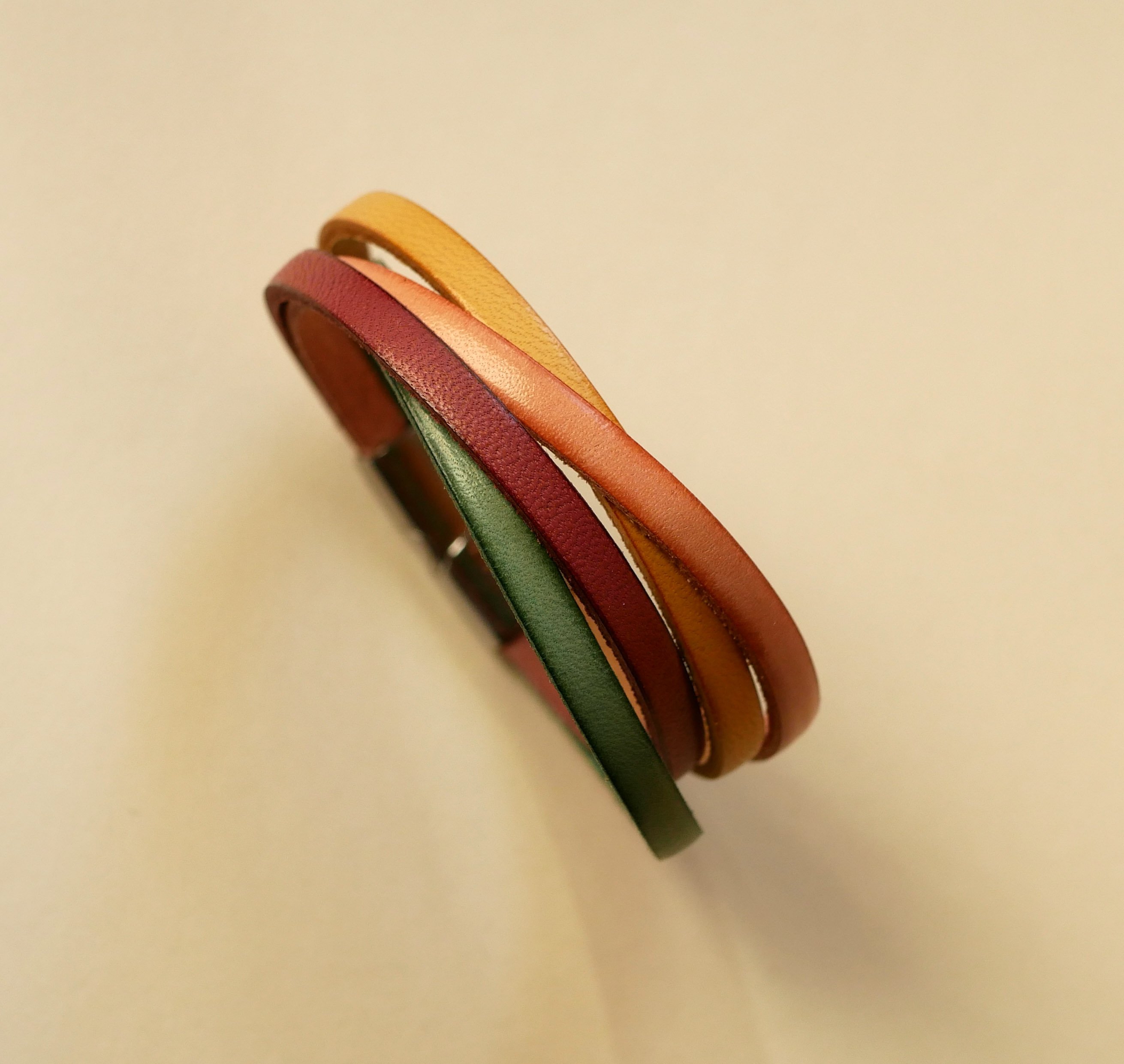 Manschettarmband i valfritt 4 olika läder