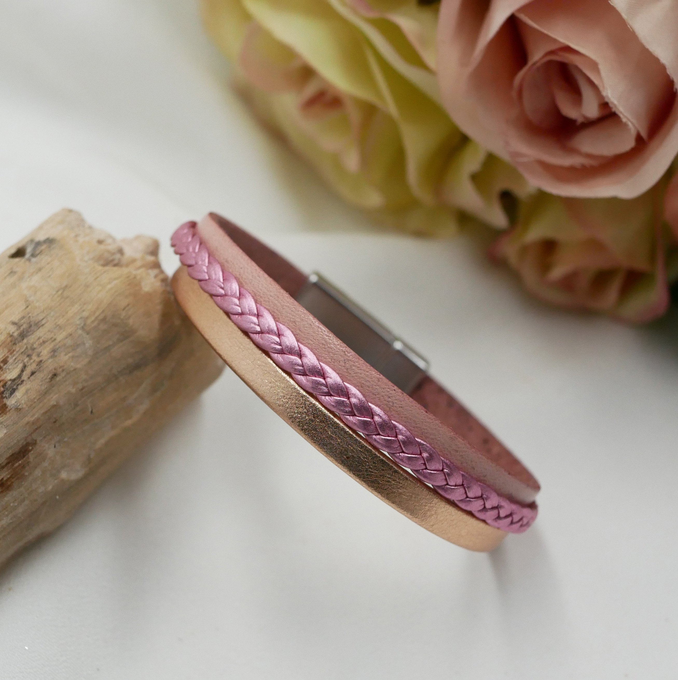 Manschettarmband i rosa laminerat läder och persika, anpassningsbart