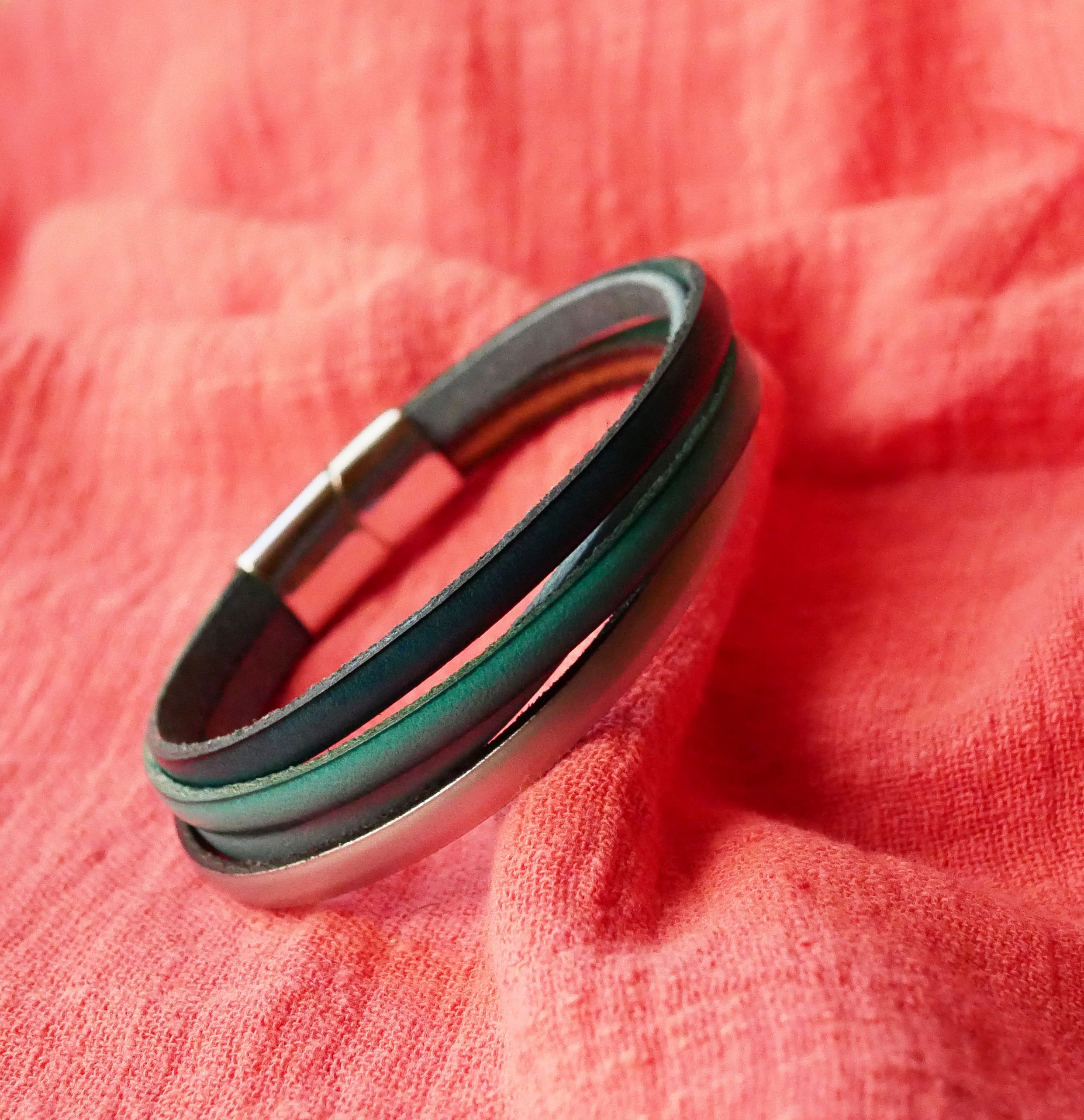 Manschettarmband i valfritt 4 olika läder