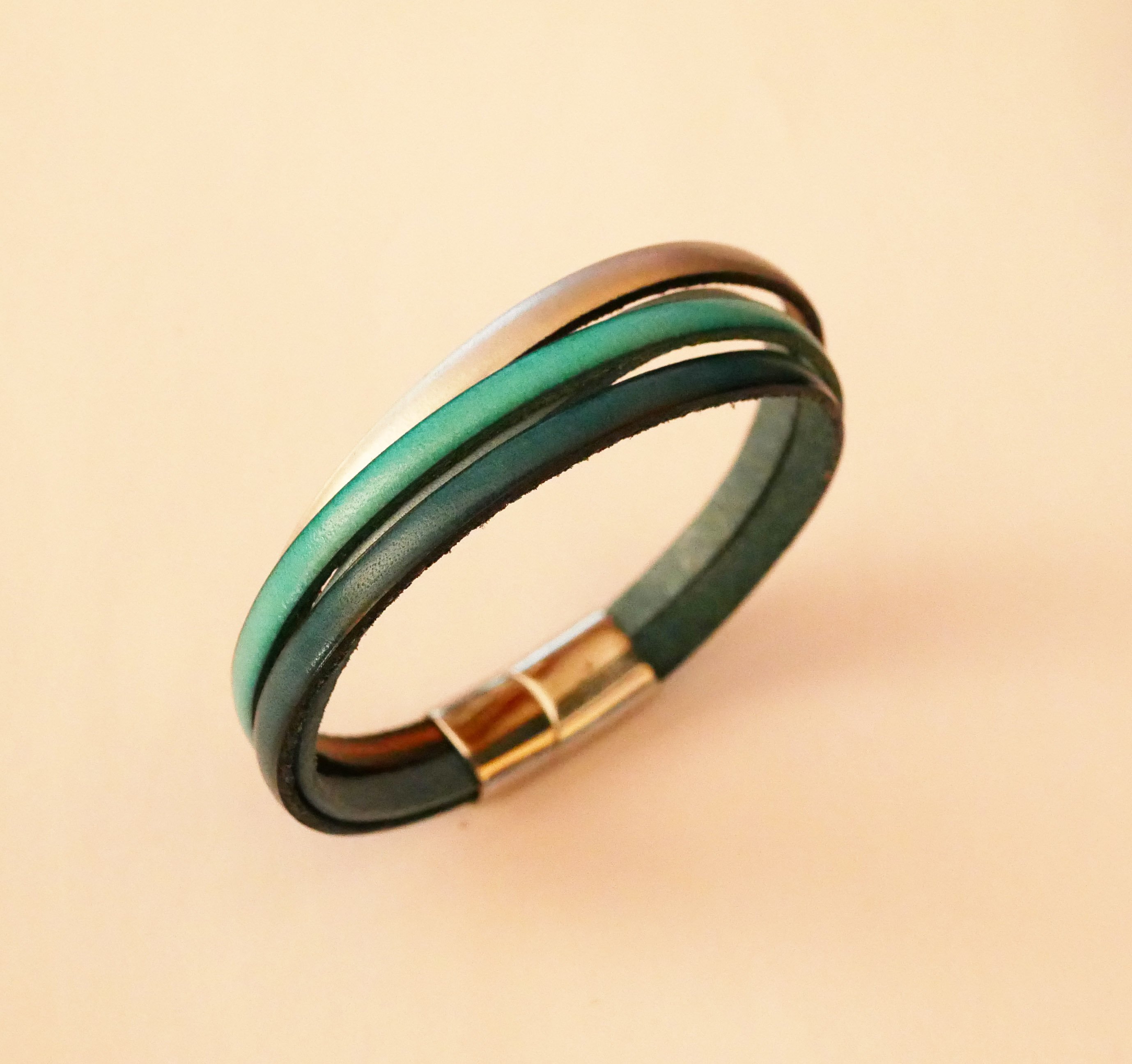 Manschettarmband i valfritt 4 olika läder