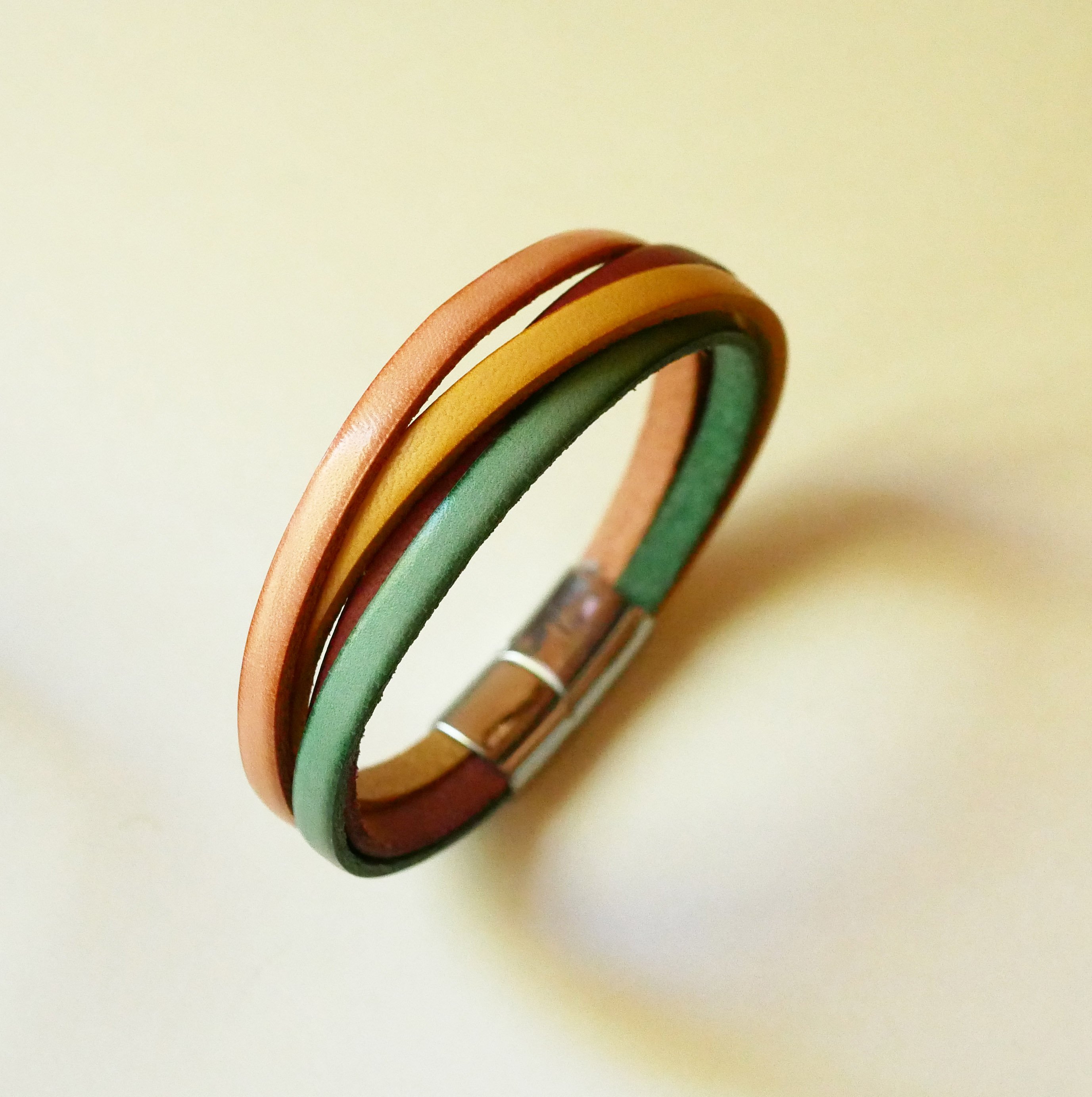 Manschettarmband för kvinnor i 4 pastellfärgade läder