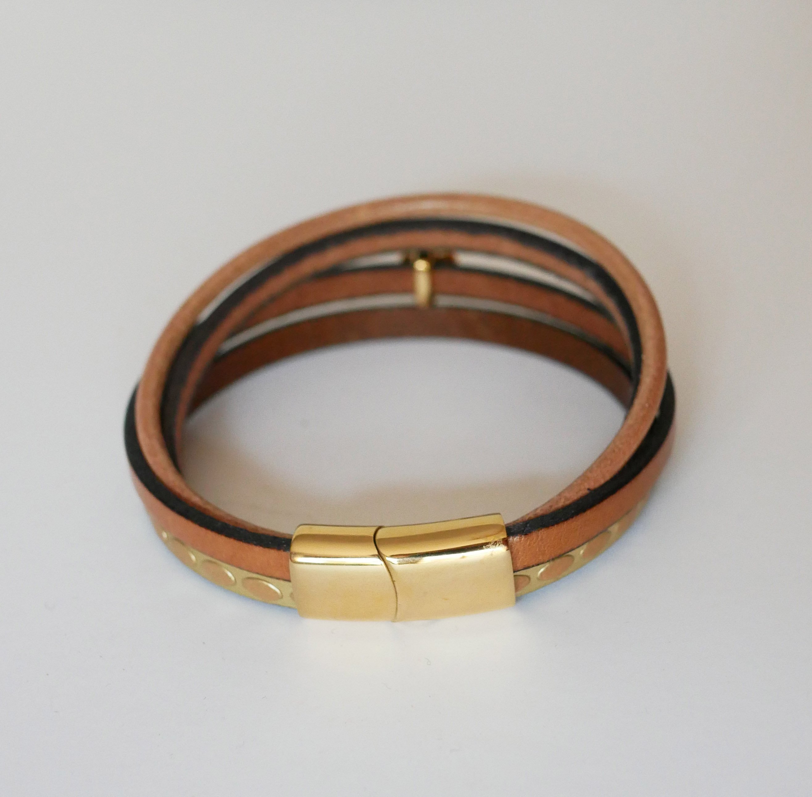 Manschettarmband i guld för kvinna med cabochon av livets träd i miniformat